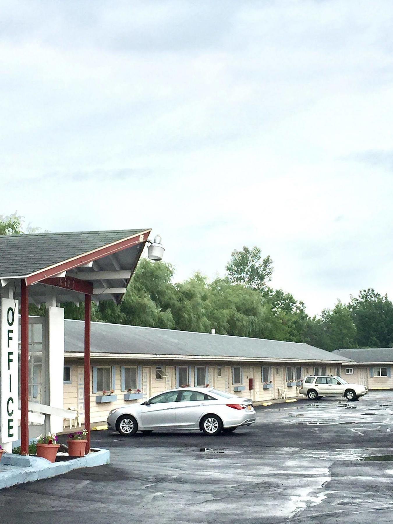Travel Inn Westmoreland Exteriér fotografie